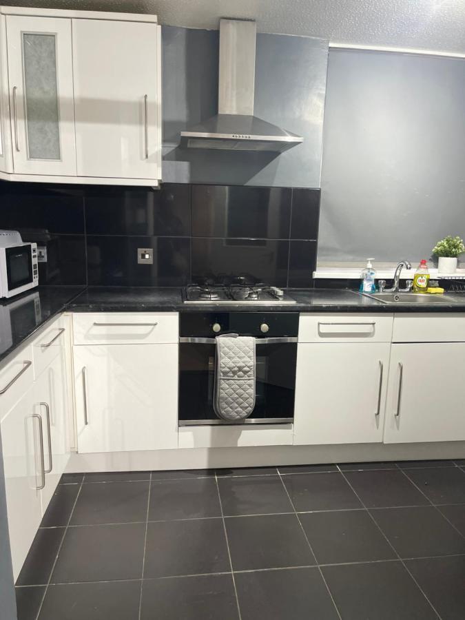 Newsuites Apartment